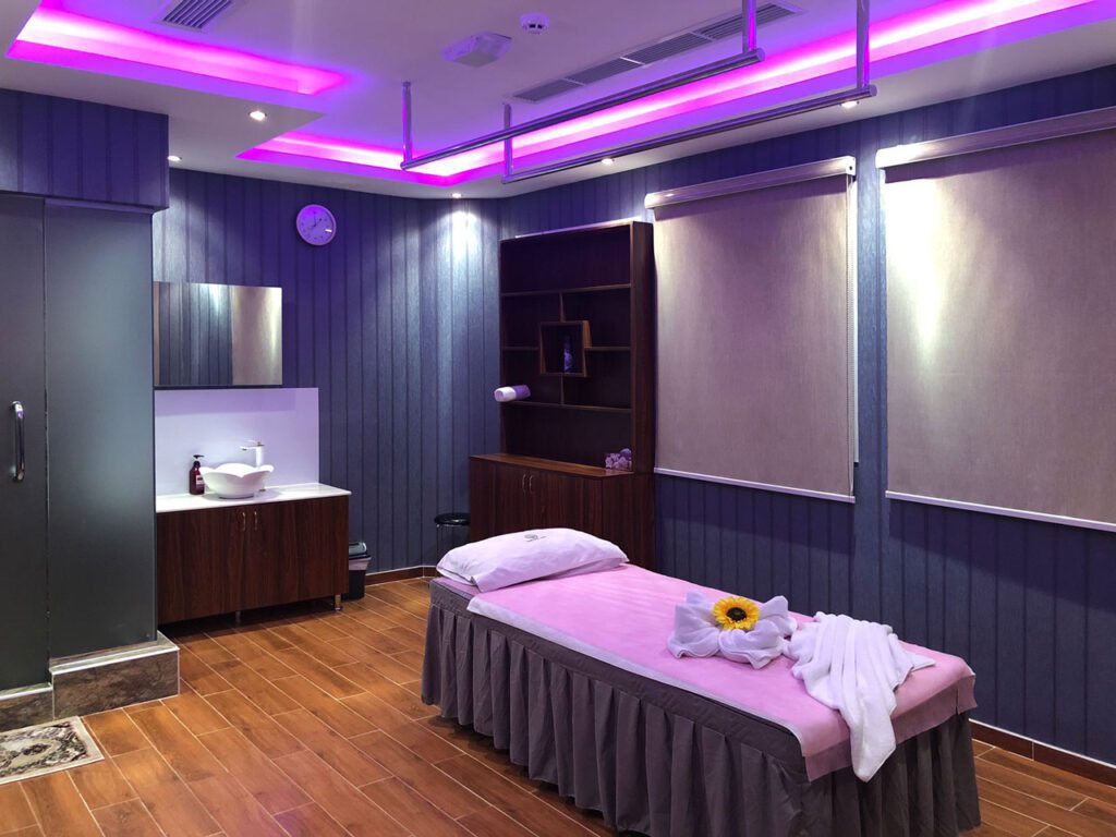 Luxury Spa Center in Pitampura