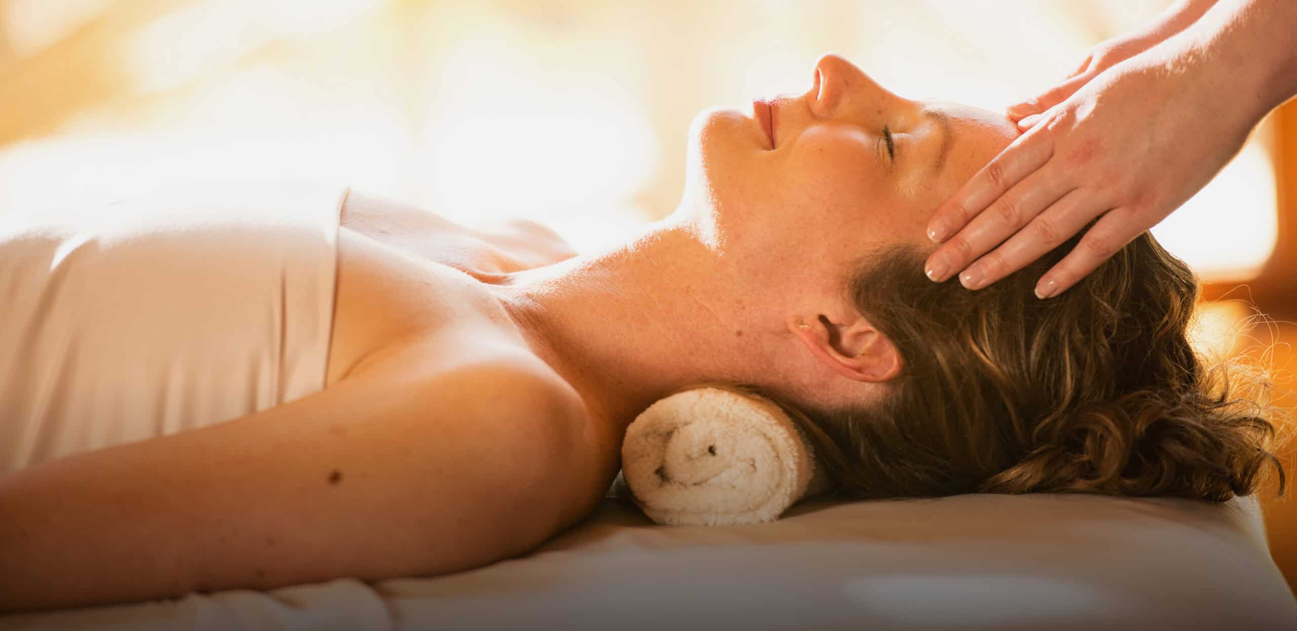 sandwich massage in Aerocity